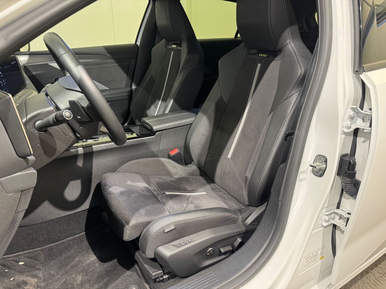 Opel Astra 2024, photo 7/25