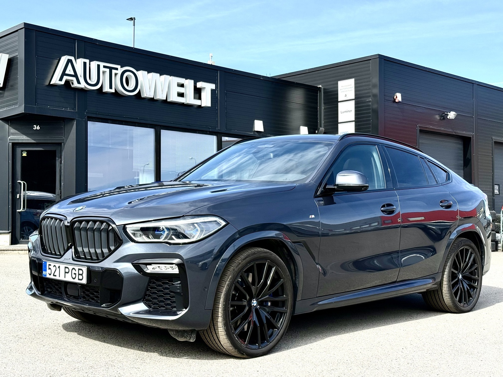 BMW X6 xDrive30d M 3.0 195kW