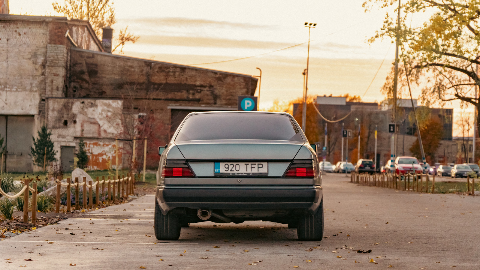 Mercedes-Benz E 1988, kuva 5/10