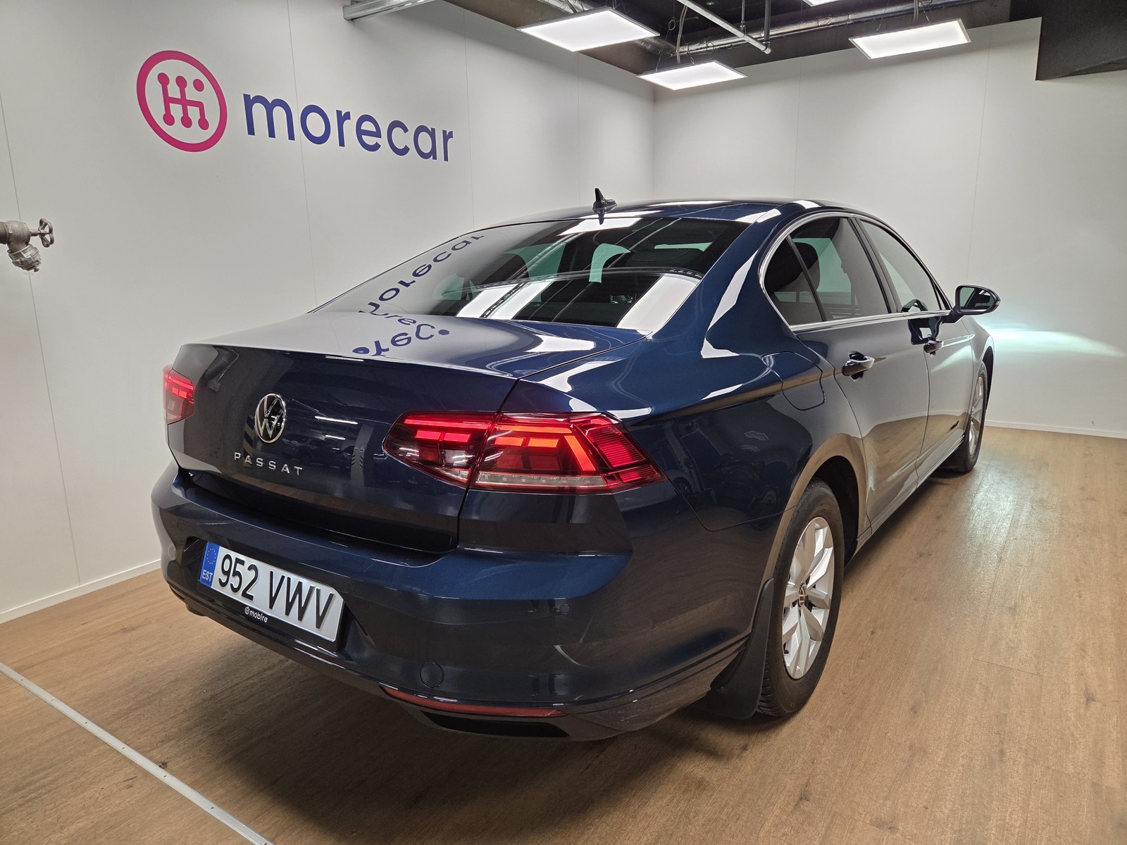 Volkswagen Passat 2021, photo 6/23
