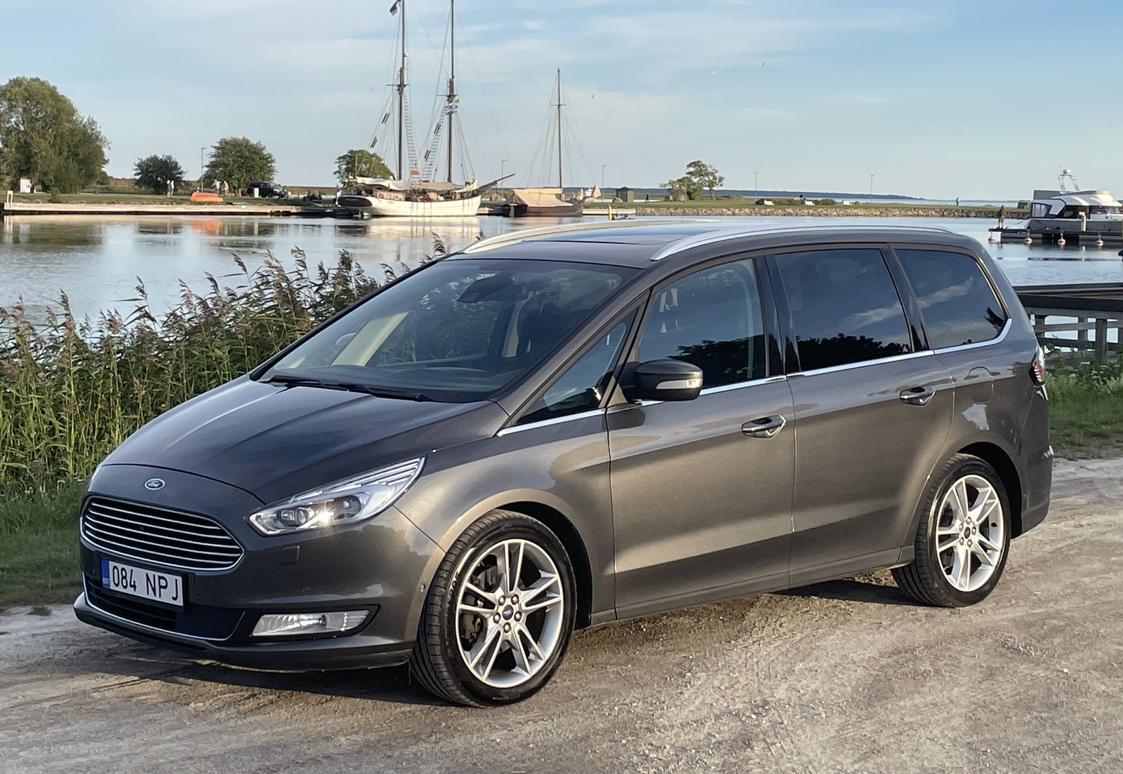 Ford Galaxy Titanium Ecoboost 2.0 177kW 2017, kuva 2/16