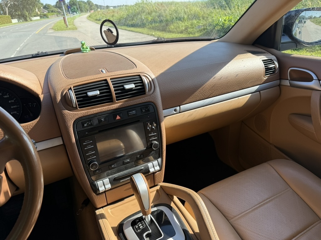 Porsche Cayenne 2010, photo 5/5