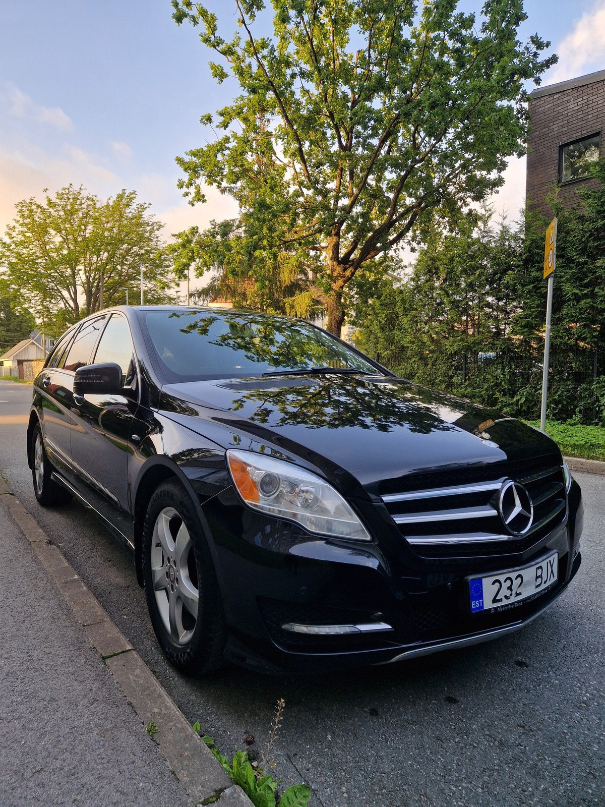 Mercedes-Benz R 350 2012, kuva 2/10