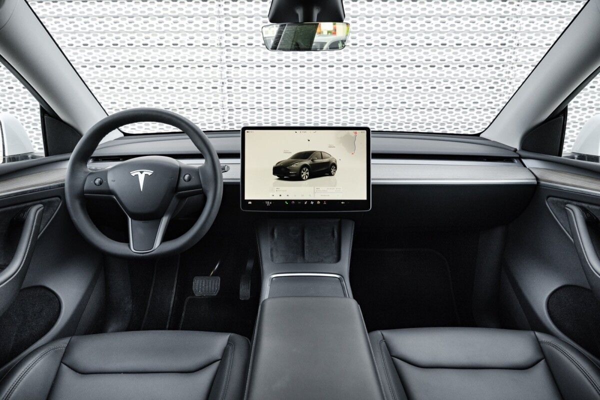 Tesla Model Y 2023, photo 6/17