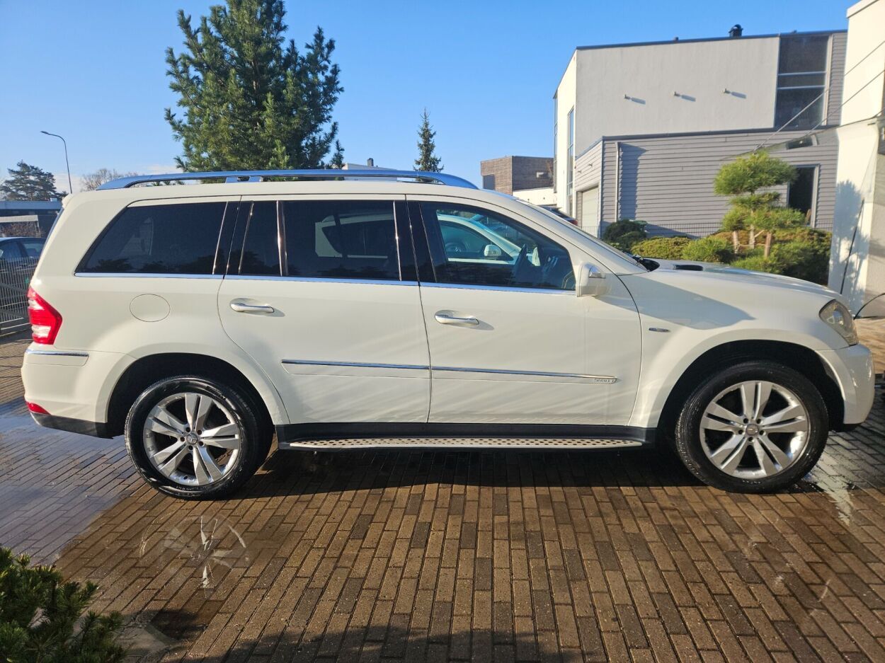 Mercedes-Benz GL 350 2010, kuva 2/6