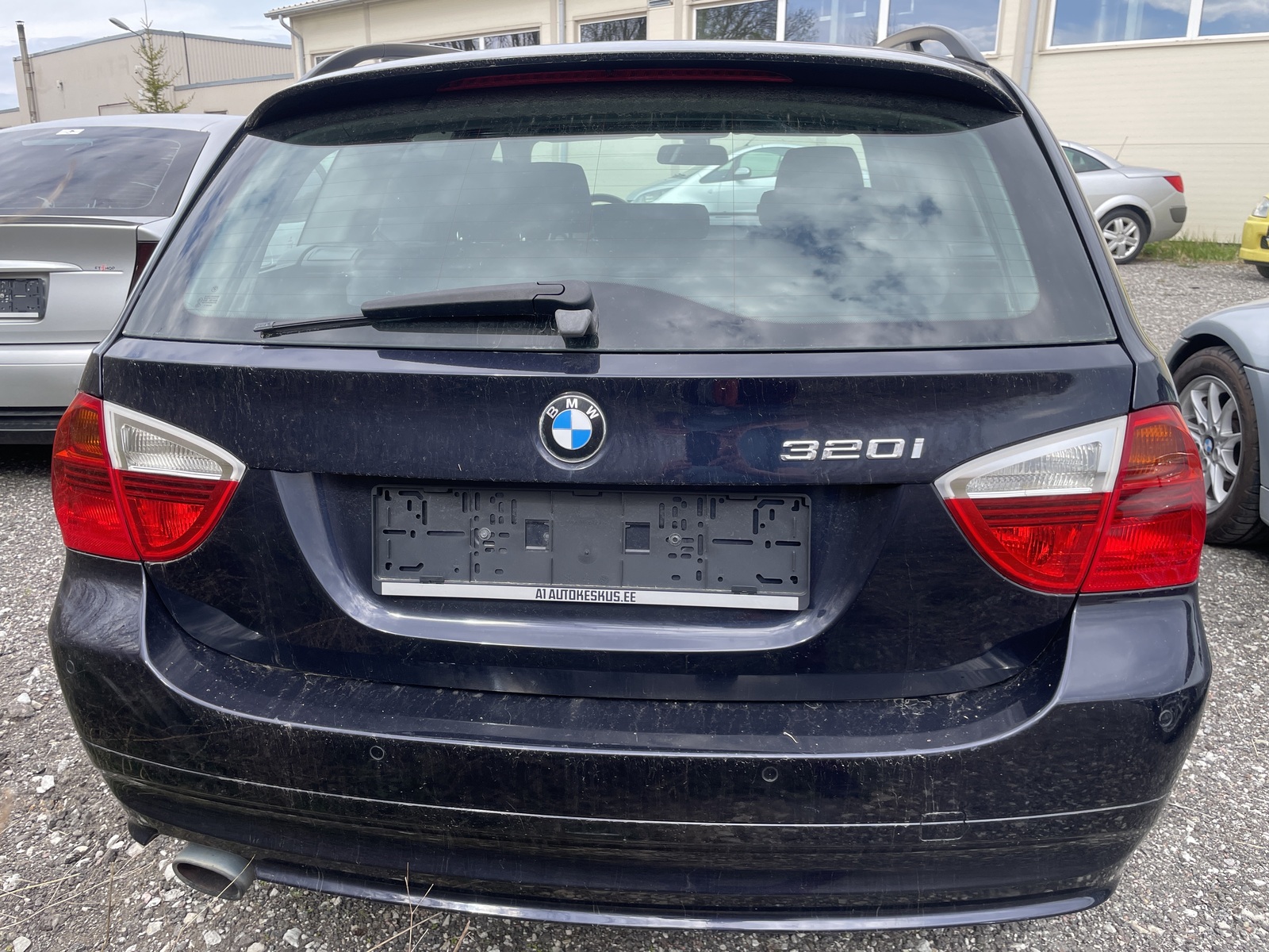 BMW 320 2008, photo 6/16