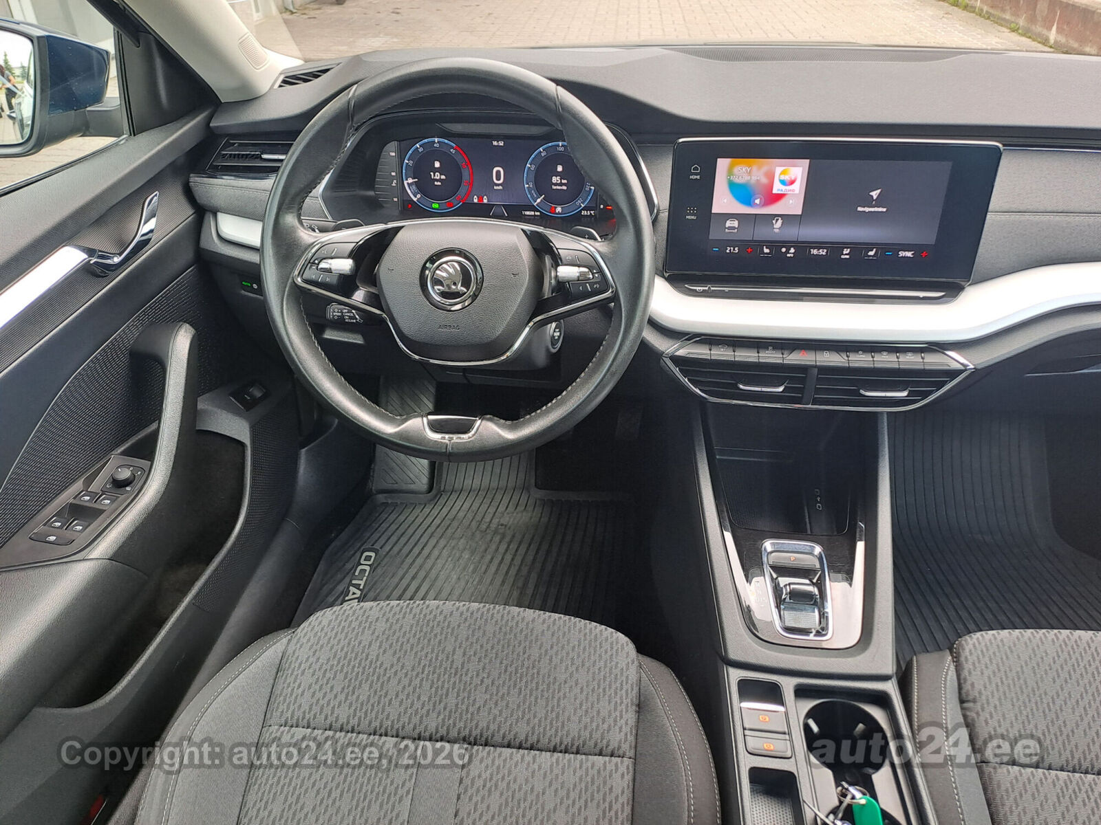 Škoda Octavia 2023, photo 3/6