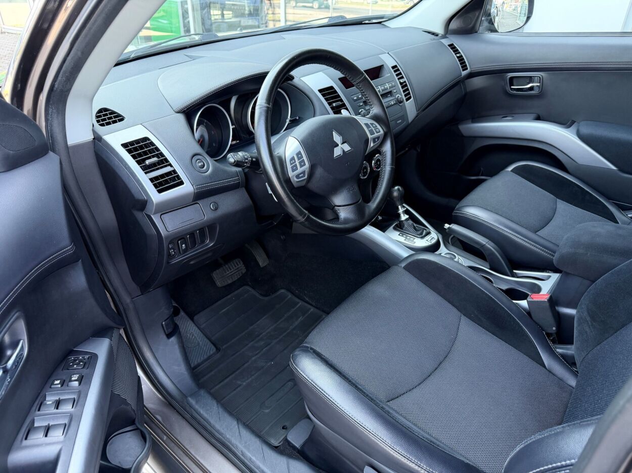 Mitsubishi Outlander Intense 2.2 115kW 2011, kuva 7/8