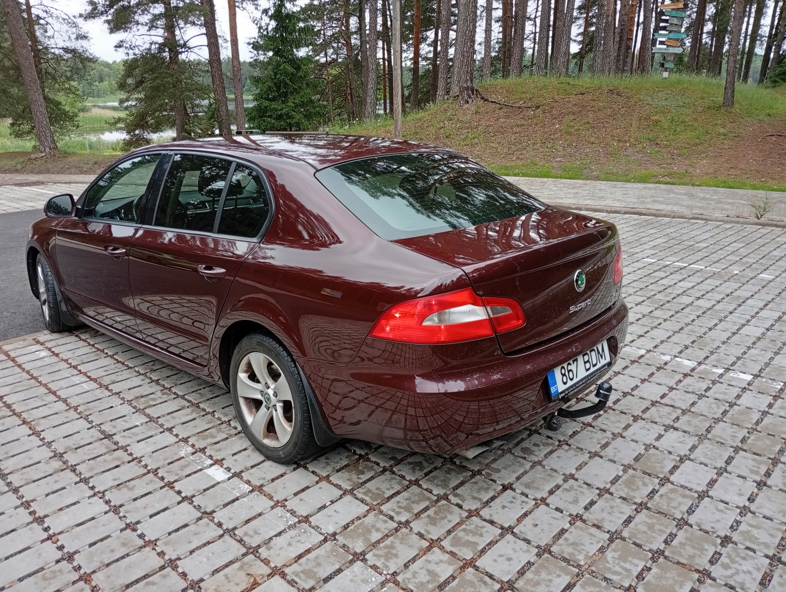 Škoda Superb 2011, photo 3/11
