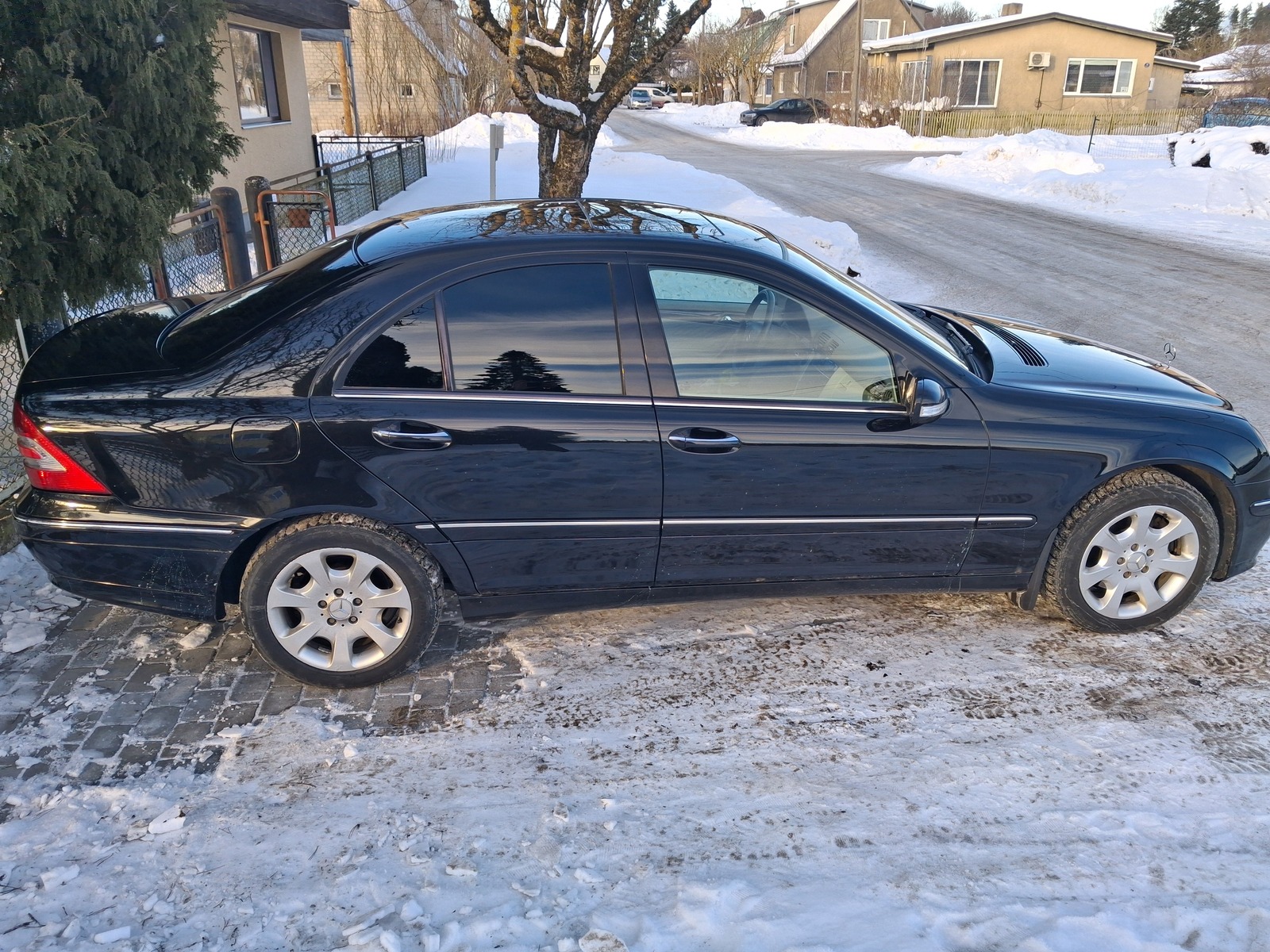 Mercedes-Benz C 280 2006, kuva 3/9