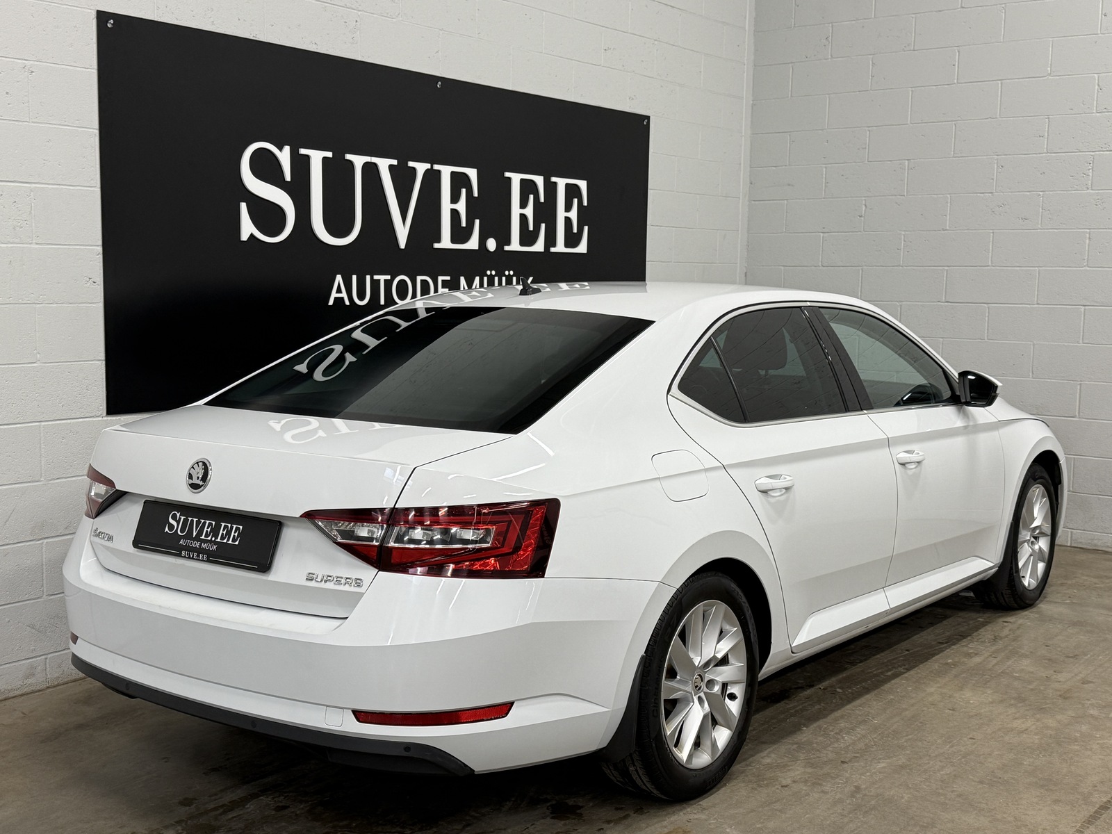 Škoda Superb 2017, photo 7/29