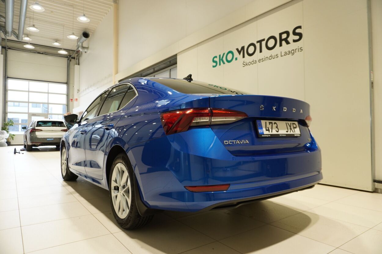 Škoda Octavia 2023, photo 2/10