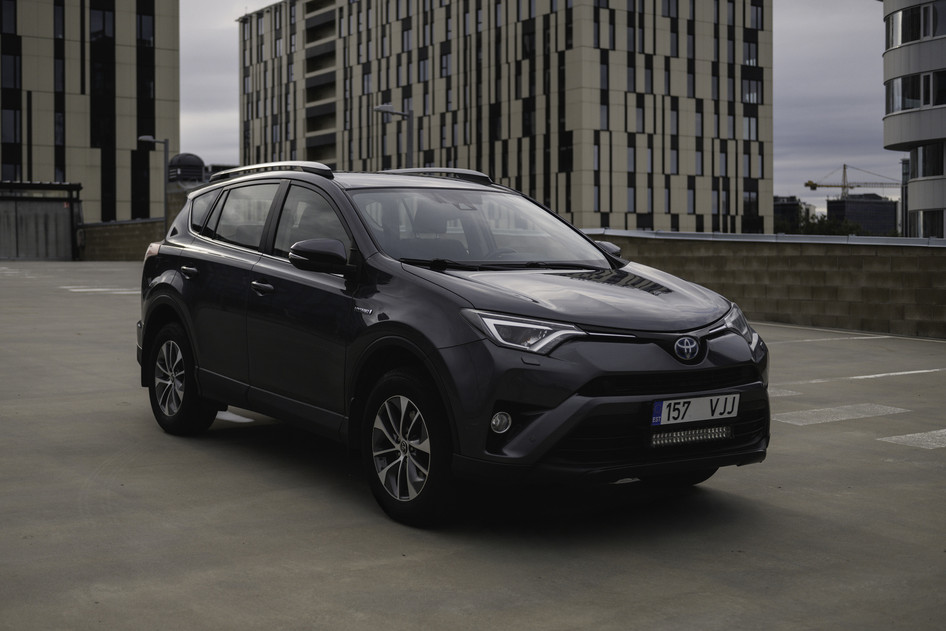 Toyota RAV4, 2016, 2.5, 114 kW, гибрид (бензин/электричество), автомат, полный привод