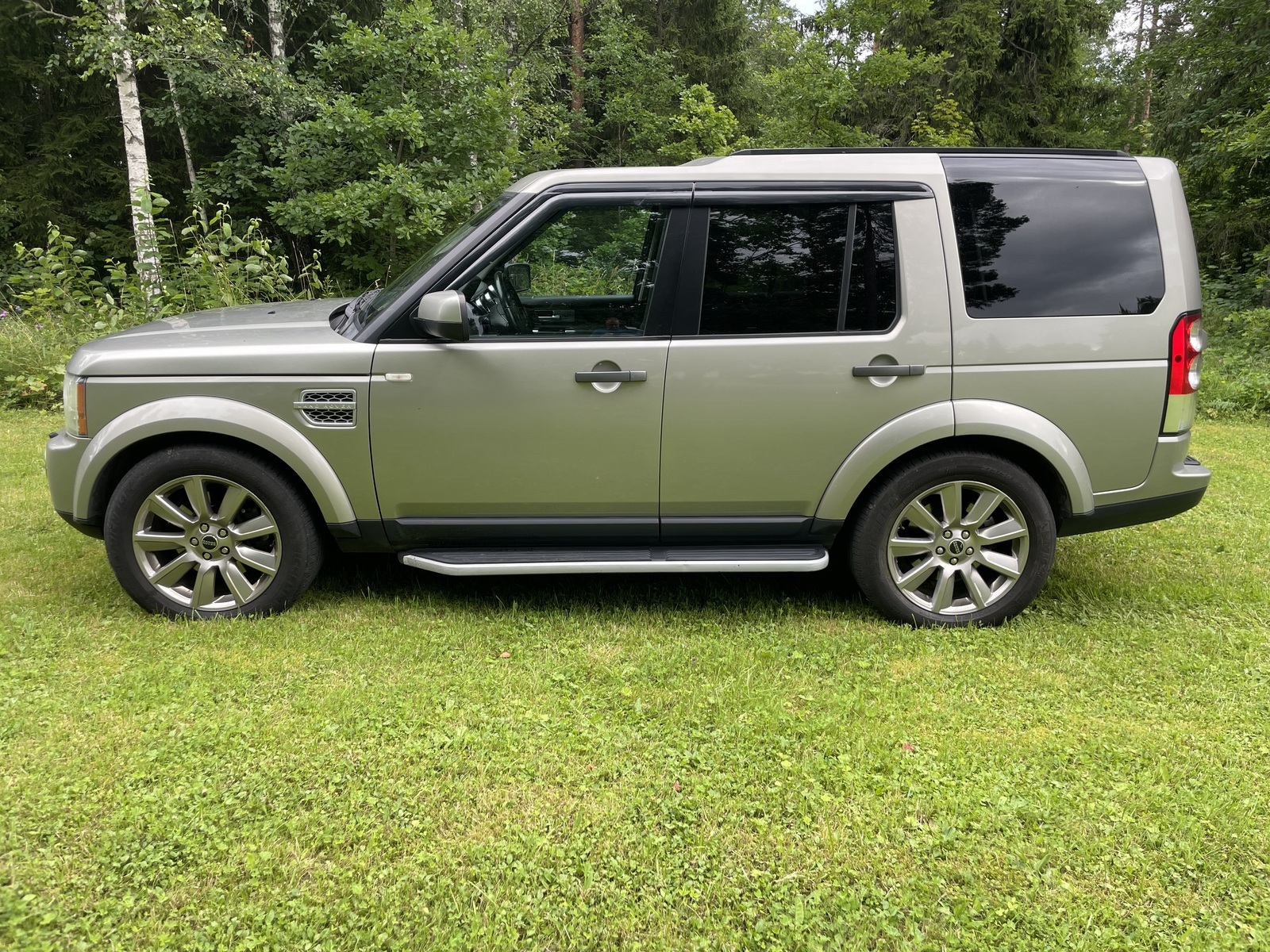 Land Rover Discovery HSE 2011, photo 2/9