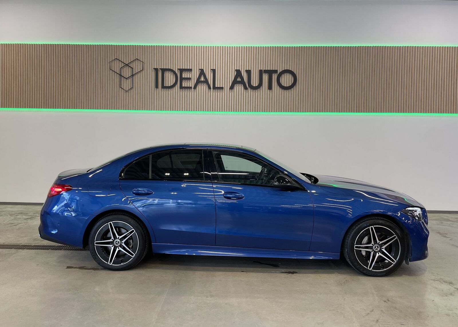 Mercedes-Benz C 300 2022, photo 3/20