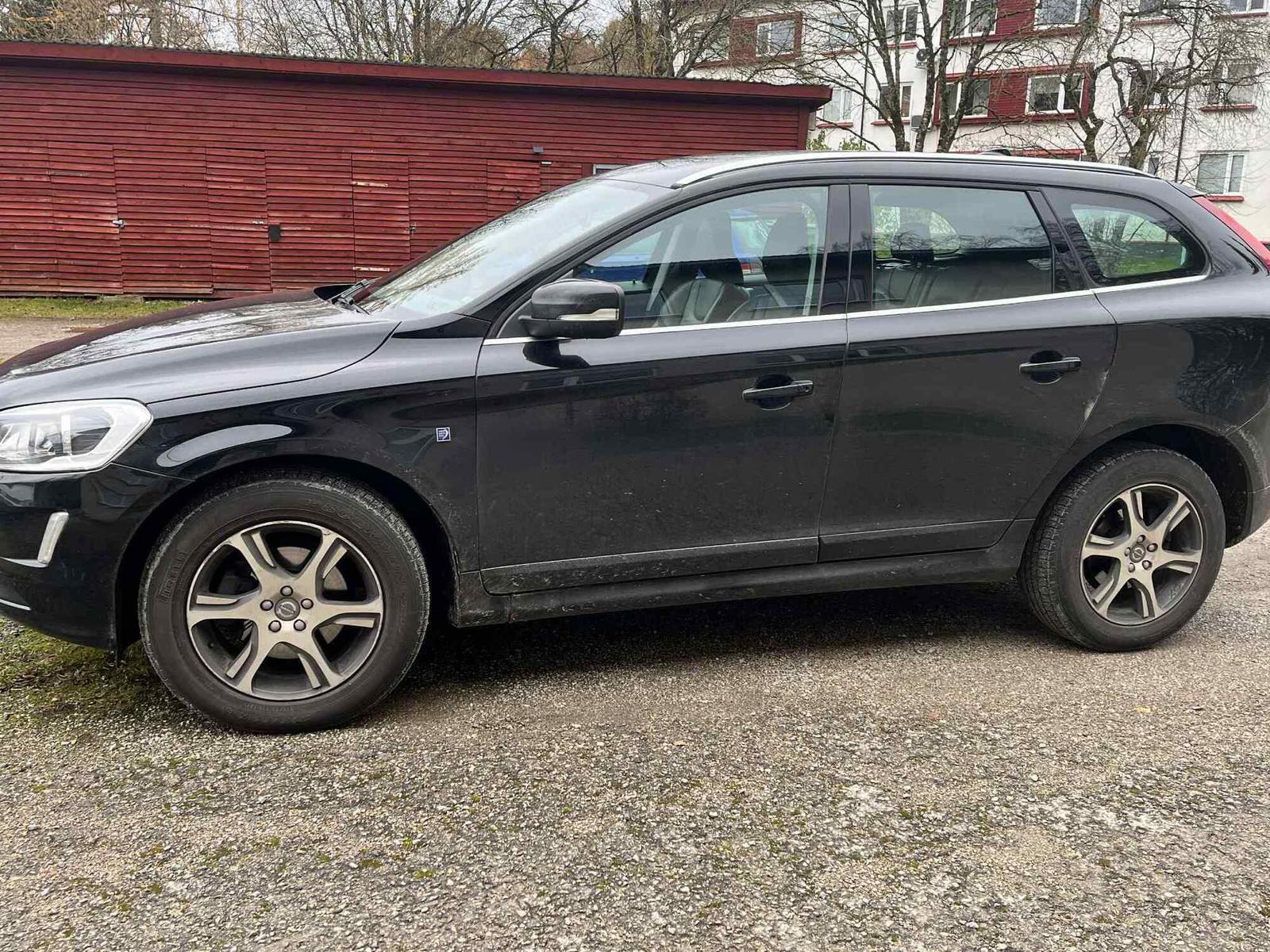 Volvo XC60 2016, photo 3/6