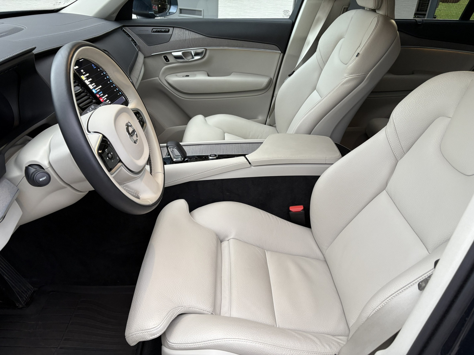 Volvo XC90 2024, photo 7/14