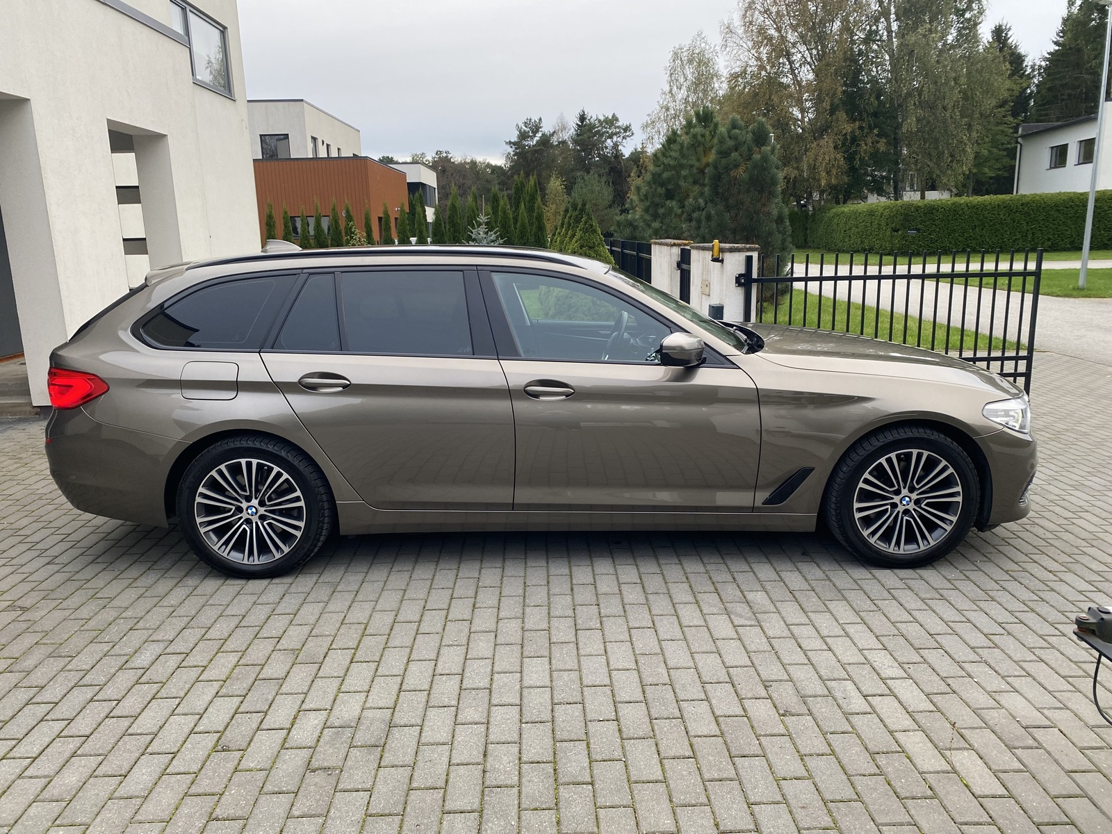 BMW 520 2019, kuva 6/16