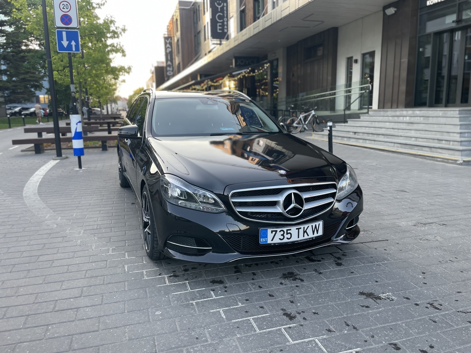 Mercedes-Benz E 200