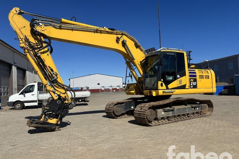 Komatsu PC210LC-11E0, 123 kW