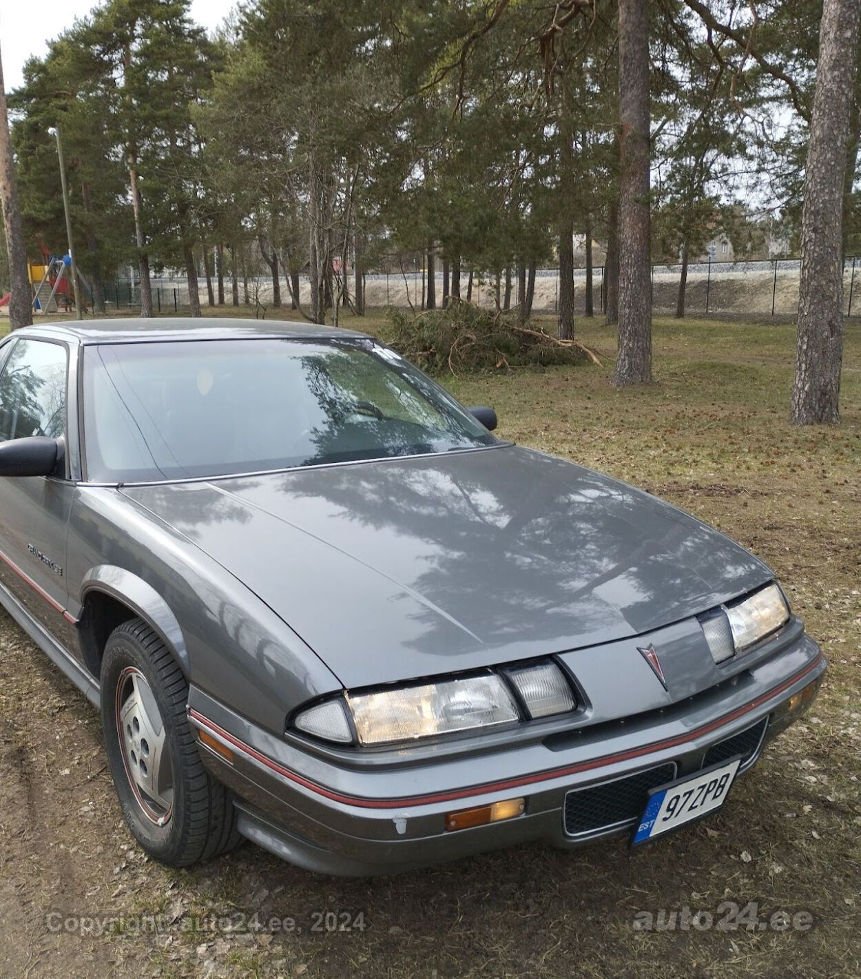 Pontiac Grand-Prix 1988, photo 5/10