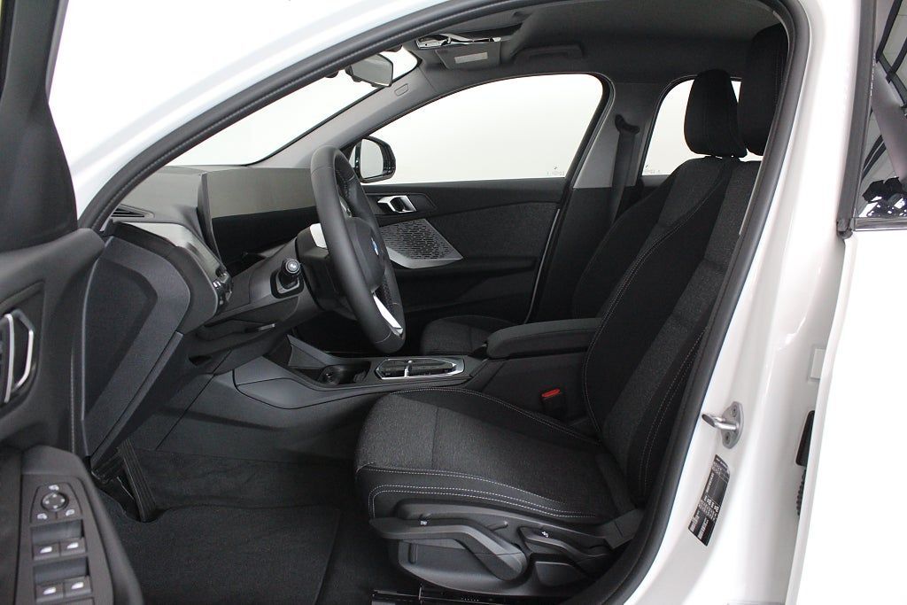 BMW 120 2025, kuva 7/28