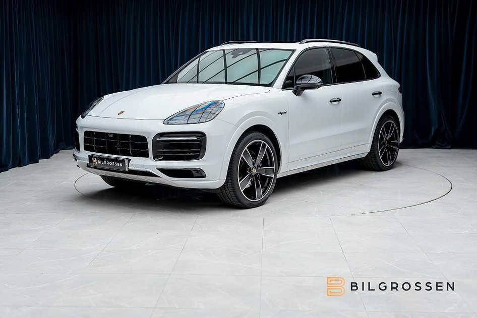 Porsche Cayenne, 2023, 3.0, 340 kW, гибрид (бензин/электричество), автомат, полный привод