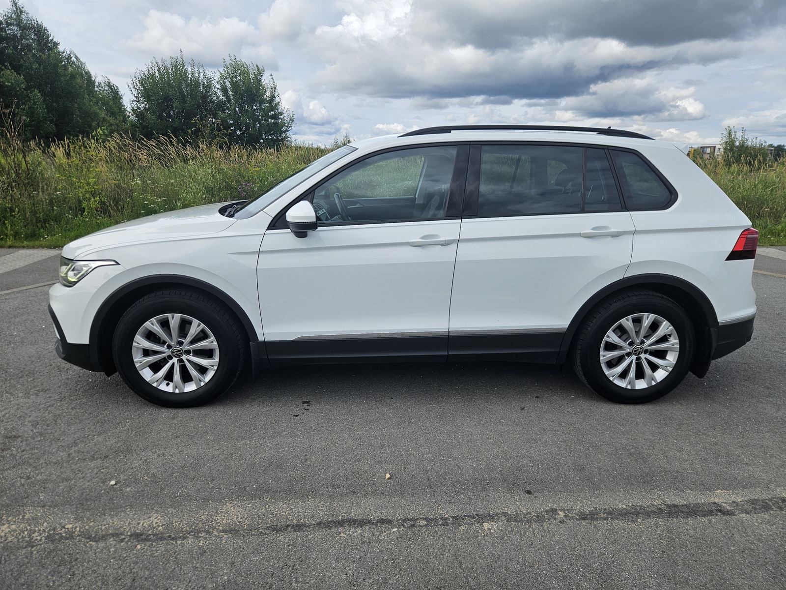 Volkswagen Tiguan 2021, photo 6/13