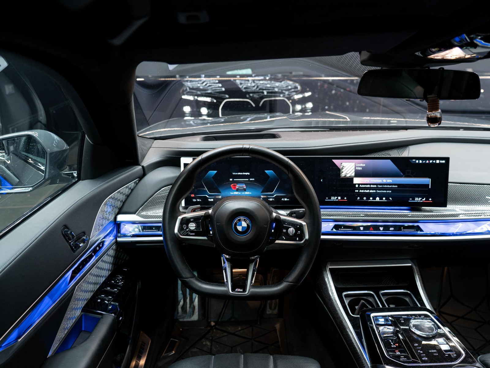 BMW i7 2023, photo 6/15