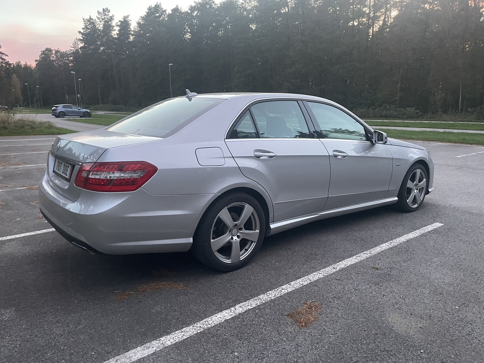 Mercedes-Benz E 250 2013, kuva 4/6