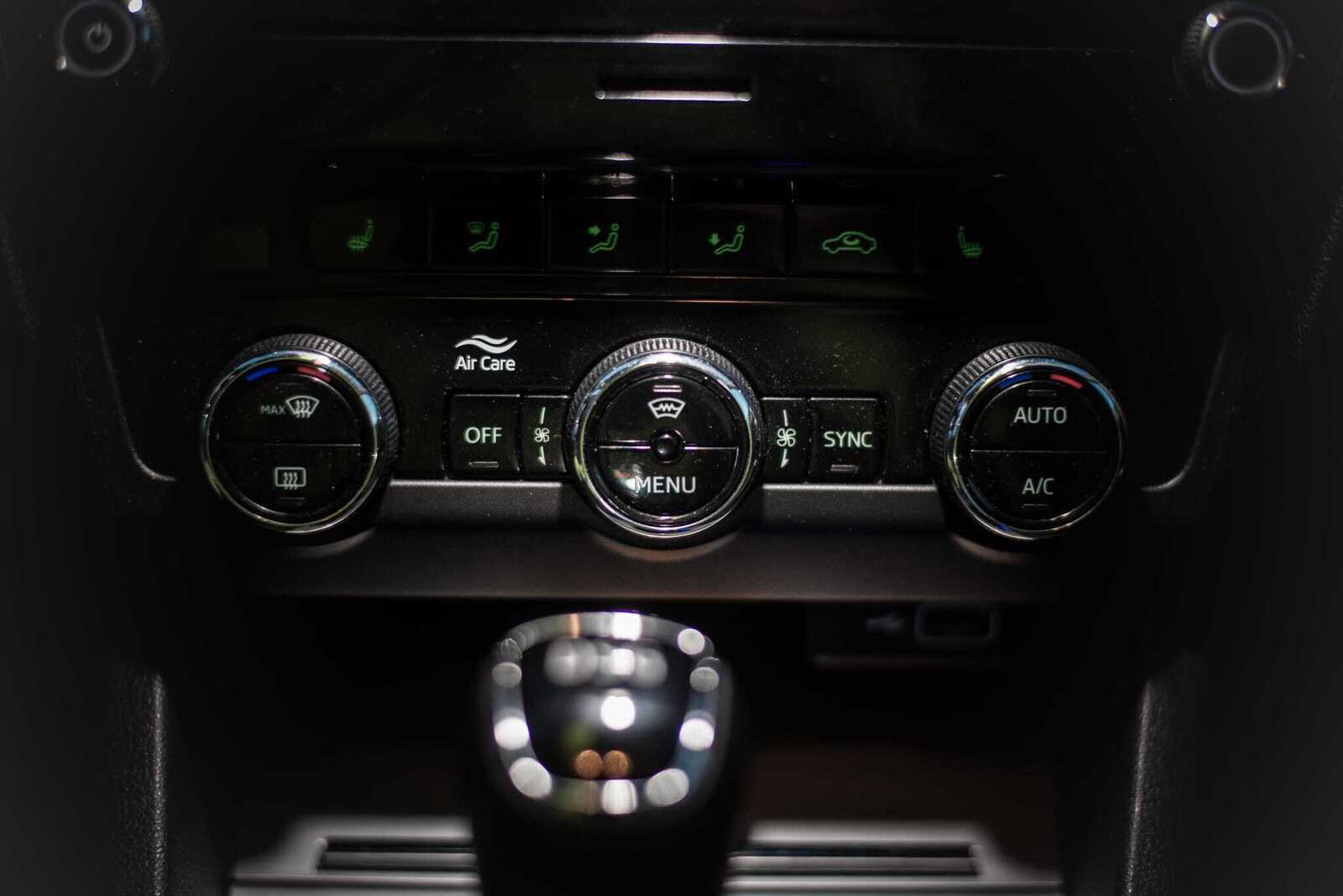 Škoda Octavia 2018, photo 2/16