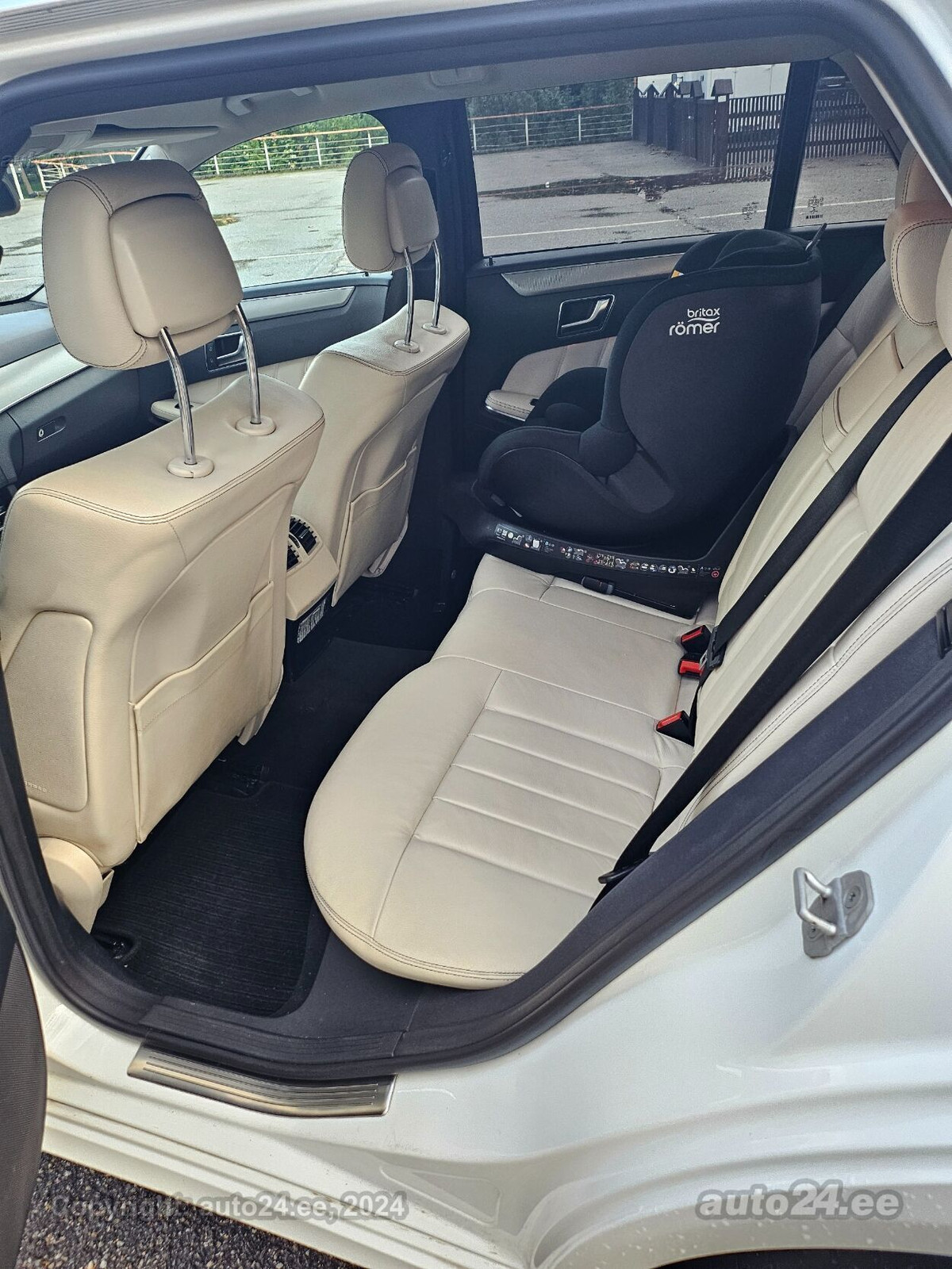 Mercedes-Benz E 200 2016, kuva 5/11