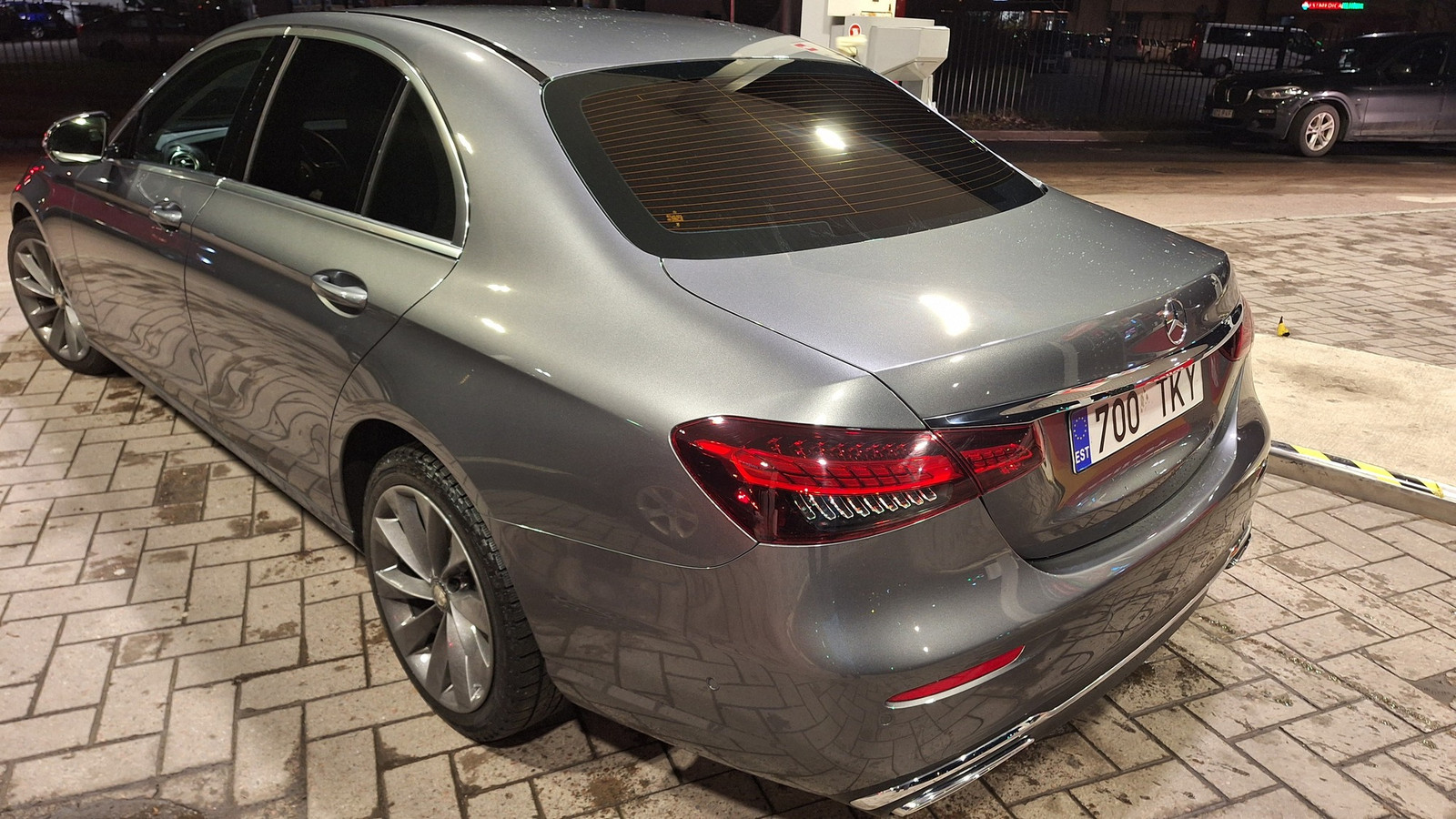 Mercedes-Benz E 220 2023, photo 2/14