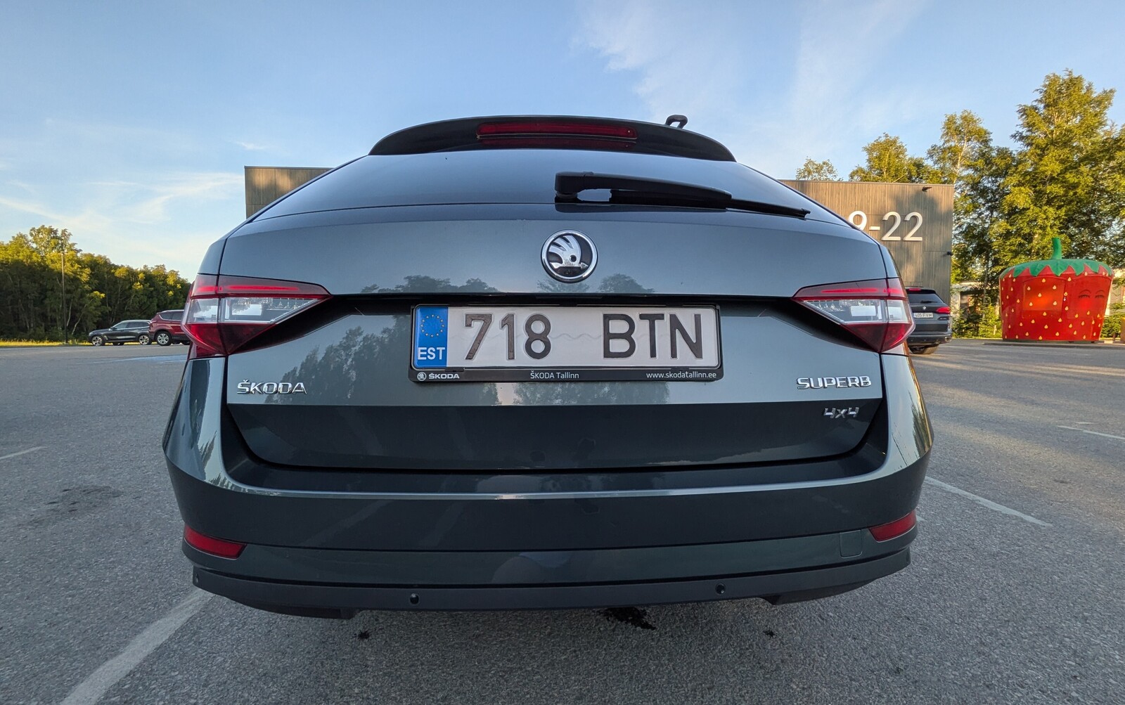 Škoda Superb 2017, photo 4/15