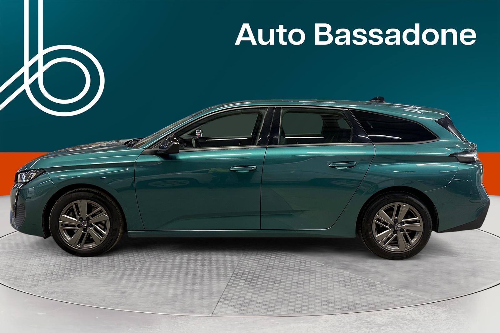 Peugeot 308 2023, photo 2/10