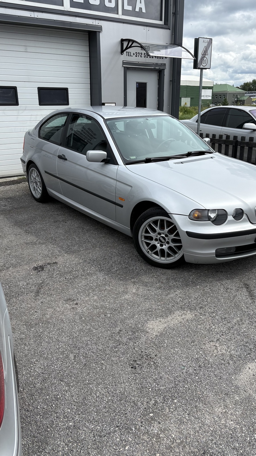 BMW 320 2004, photo 2/13
