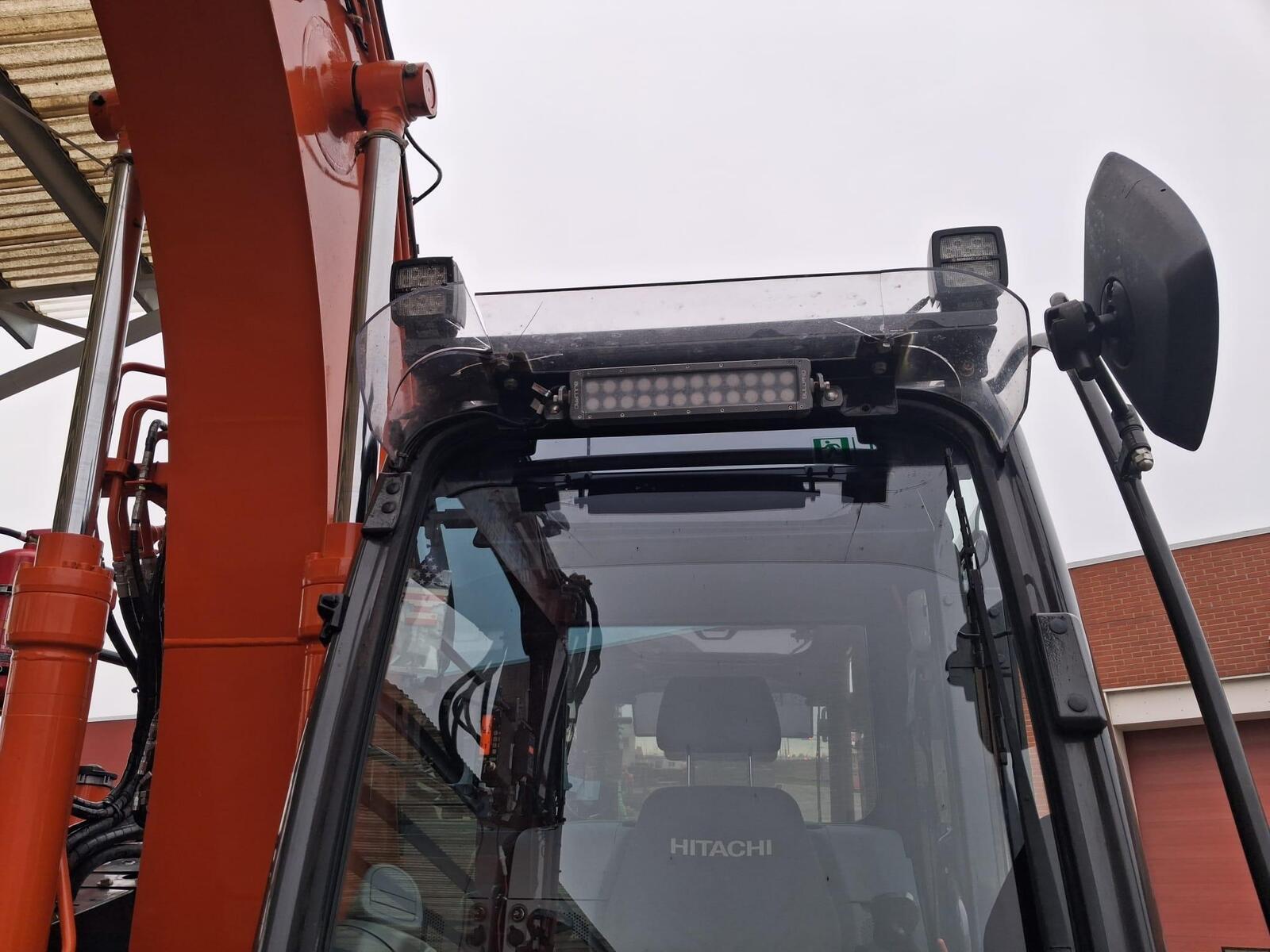Hitachi ZX135 US-6, kuva 7/30