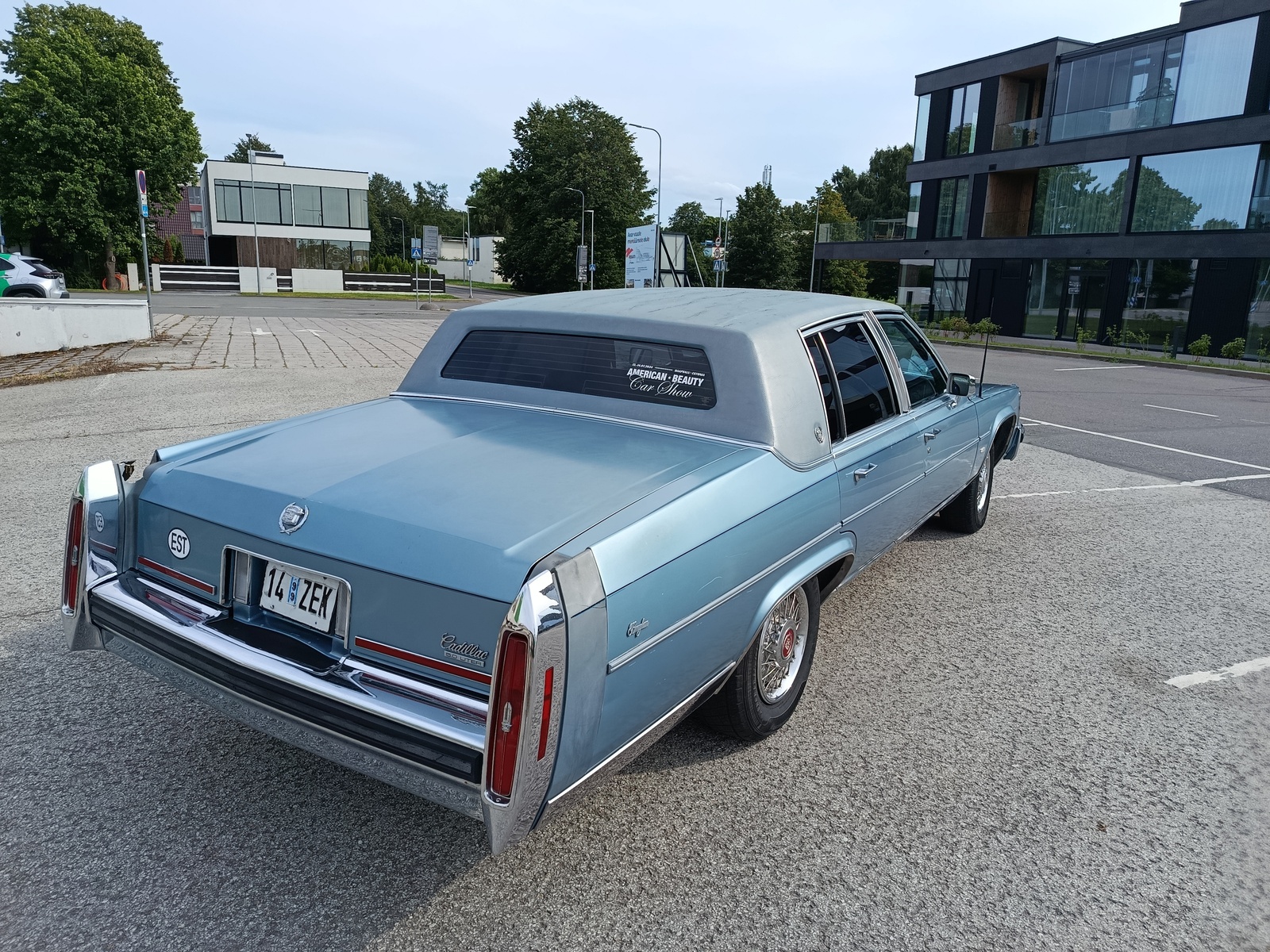 Cadillac Brougham 1986, kuva 3/11