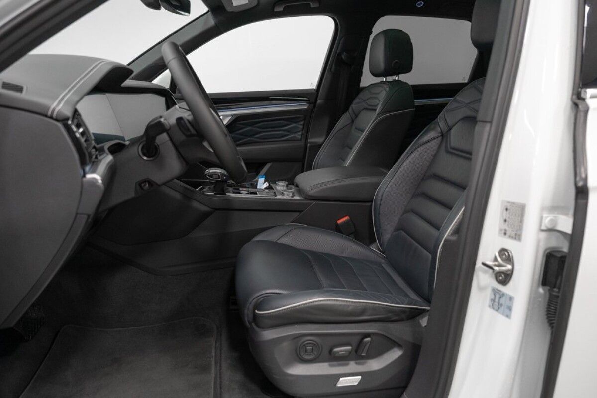 Volkswagen Touareg 2022, photo 5/25
