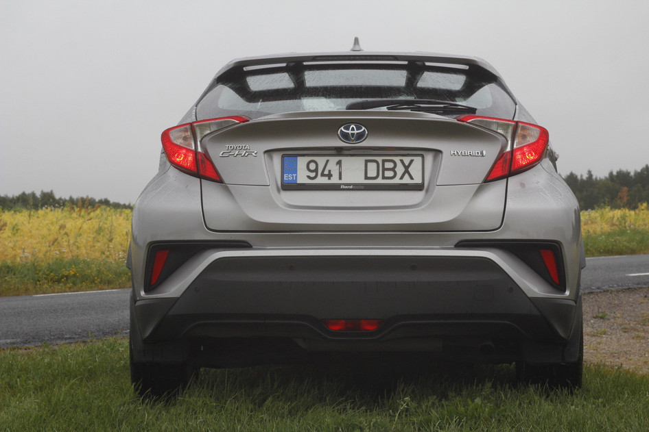 Toyota C-HR, 2019, 1.8, 72 kW, hybrid (petrol/electric), automatic, front-wheel drive