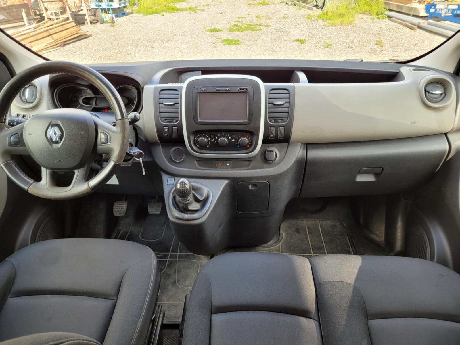 Renault Trafic 2015, kuva 7/10