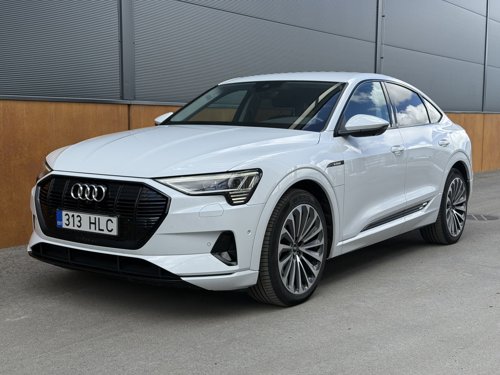 Audi e-tron