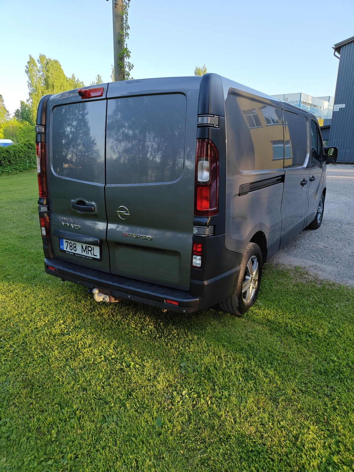 Opel Vivaro L2 biturbo 1.6 R9M D4 107kW 2017, photo 5/8