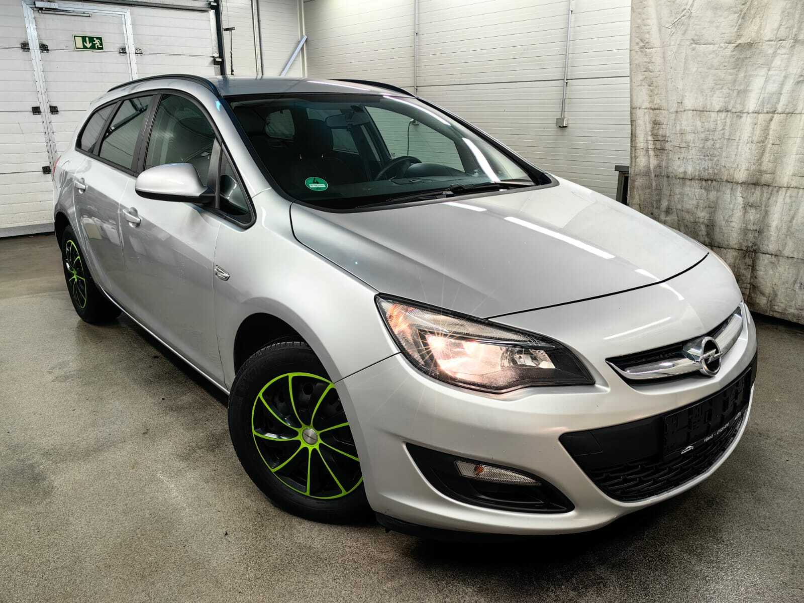 Opel Astra 2014, kuva 2/10