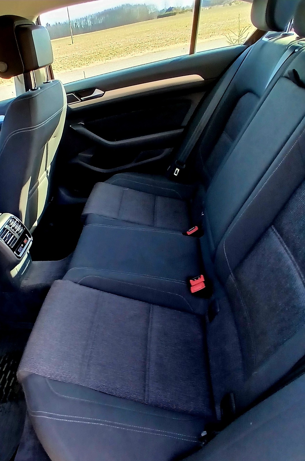 Volkswagen Passat 2015, photo 4/9