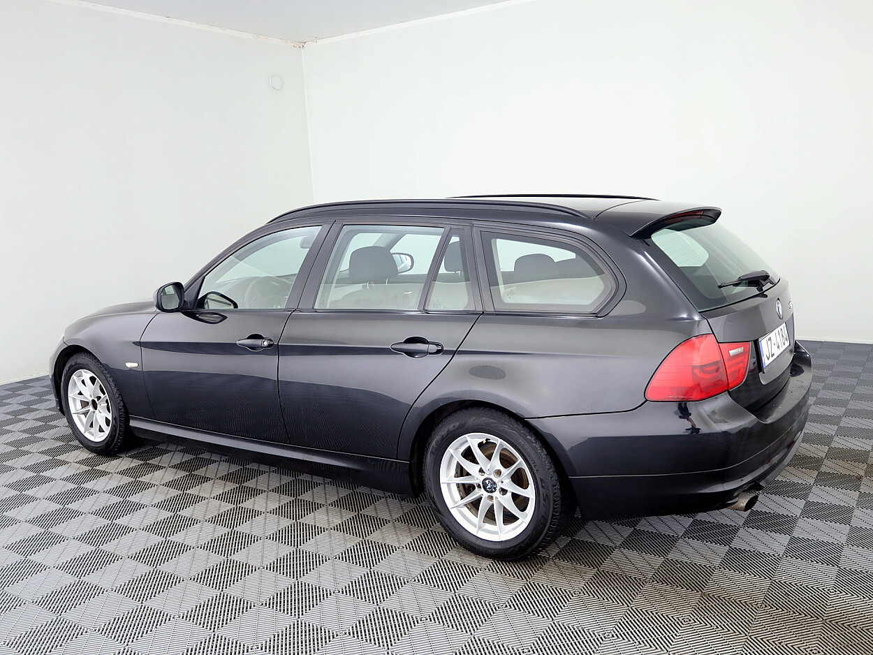 BMW 318 2011, photo 4/7