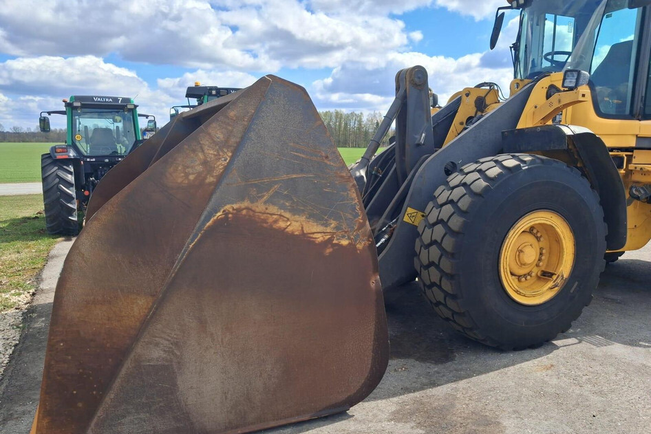 Volvo L120F, 179 kW