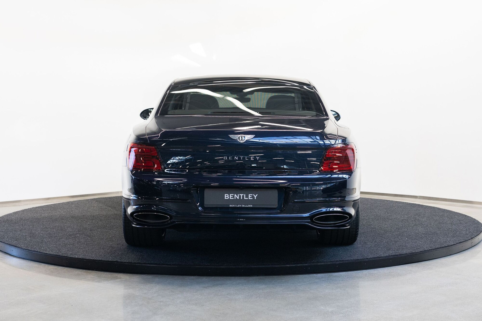 Bentley Flying Spur 2026, photo 4/10