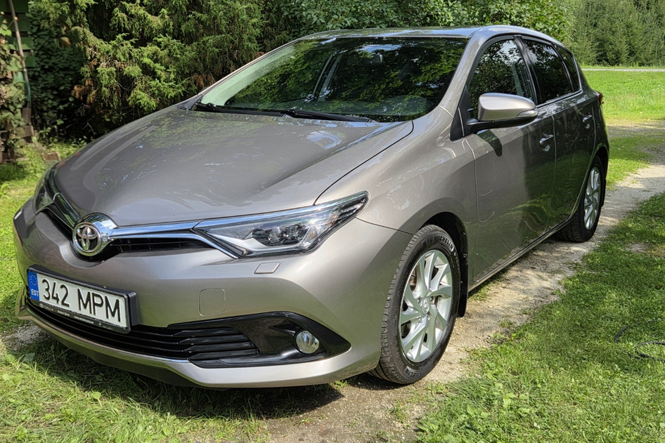 Toyota Auris, 2015, 1.2, 85 kW, bensiin, automaat, esivedu