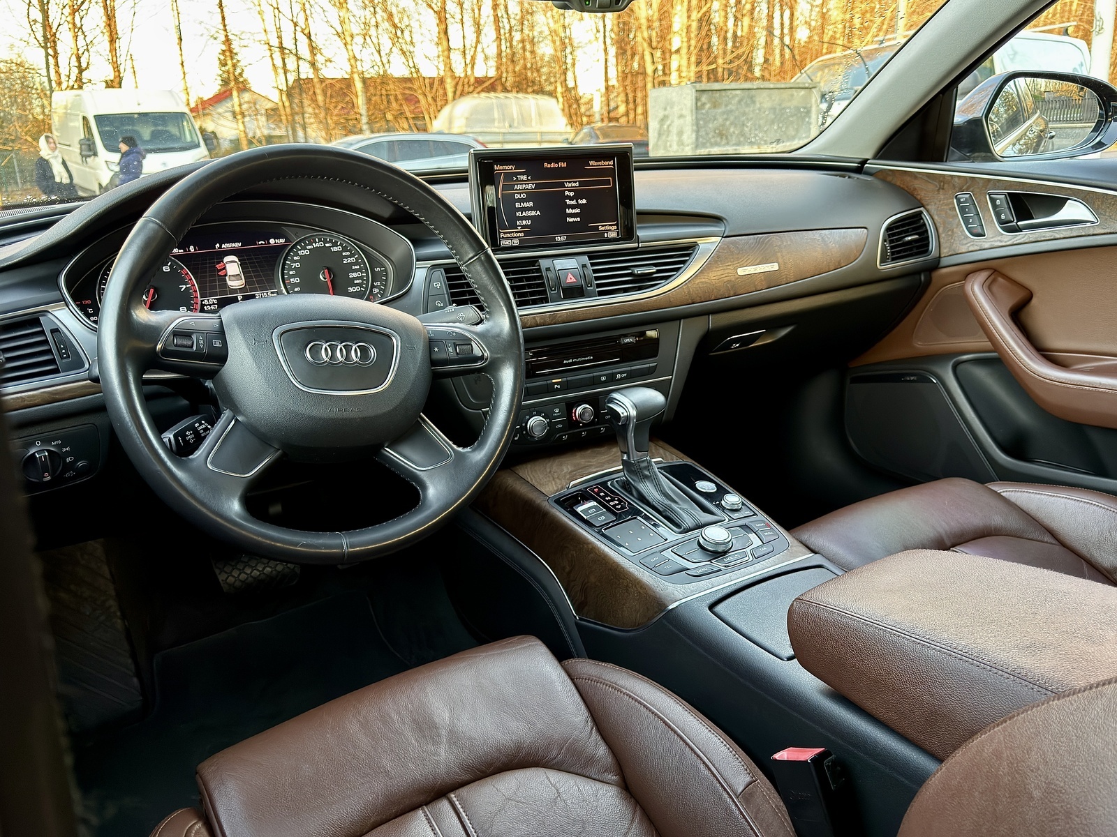 Audi A6 2012, photo 2/7